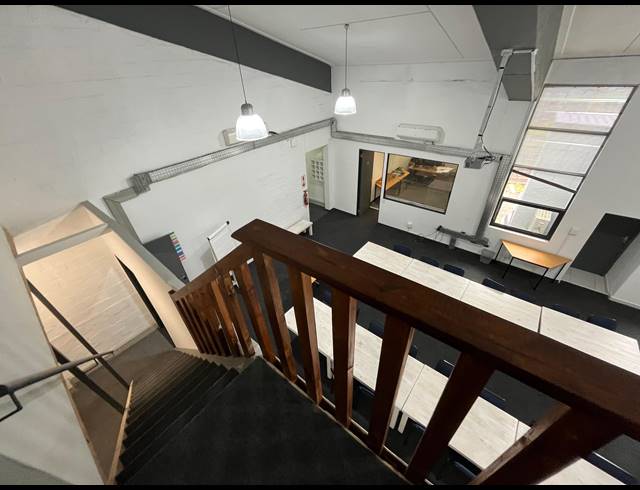 397M² OFFICE TO LET IN NDABENI